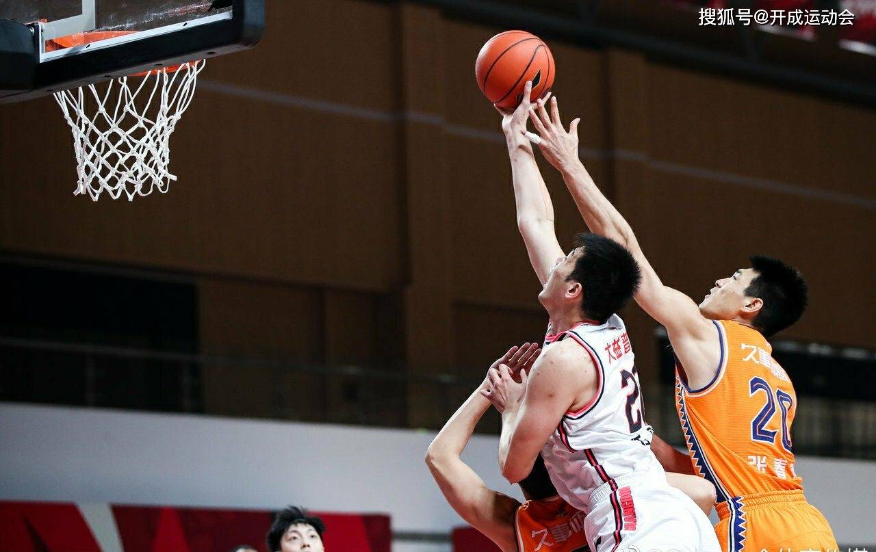 刚刚！曼城今晨手感冰凉话题不断，上海申花队长鼓劲备战欧联