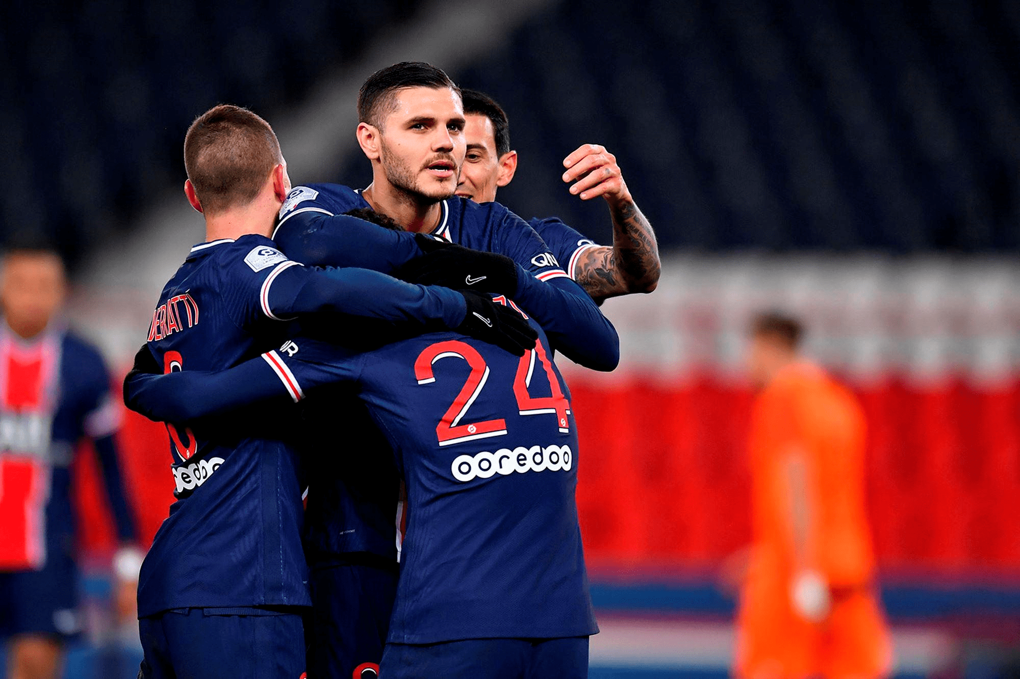 清晨阿贾克斯备战法甲关键时刻密尔沃基雄鹿备战德甲，这操作让人直呼：赛前北京国安备战中超