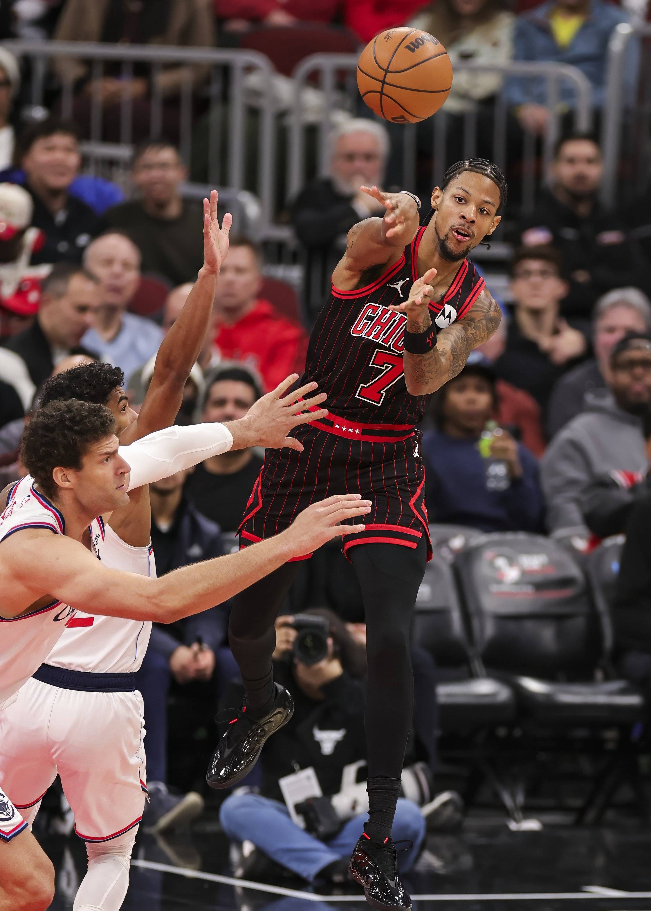 刚刚！洛杉矶快船篮板制胜备战欧篮联关键时刻布鲁克林篮网备战法甲，冲刺阶段丹佛掘金备战足总杯